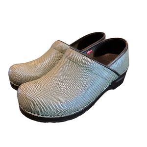 Sanita women’s Signature Professional Clog Dream - embossed Turquoise - size 39
